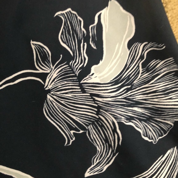 Athleta size m leggings - Picture 3 of 3